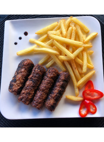 Mici cu cartofi prajiti