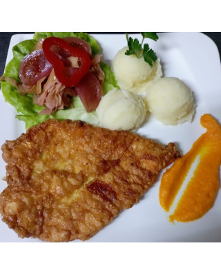 Snitel  de porc si piure de cartofi