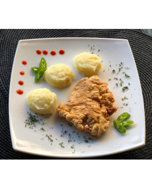 Ciorba de vita/ Snitel  de porc si piure de cartofi si salata de varza/Clatita cu fineti