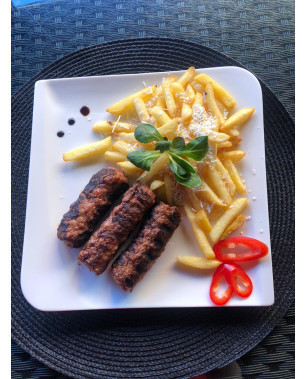 Ciorba de fasole cu afumatura/Mici cu cartofi prajiti si mustar/Clatita cu dulceata